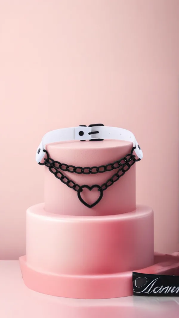 Vintage Heart Choker Necklace – Grunge & Punk-Inspired Goth Collar